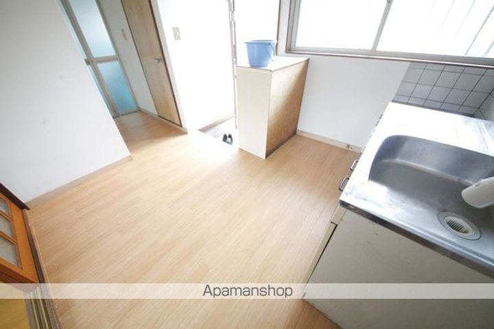 シャトー内田の居間