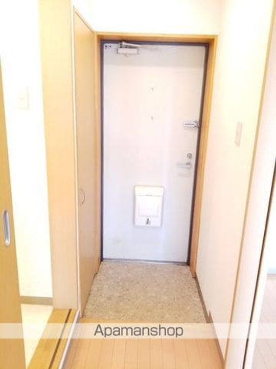 サバーブ・スクエアー101の玄関