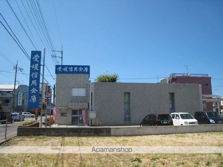 ロイヤルハイツ穐山の周辺