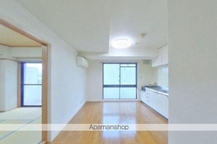 エクセル栗林の居間