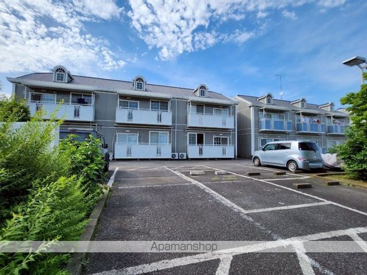 クレストコートA棟103の外観