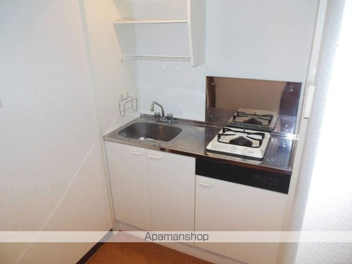 シャトゥルミエール405のキッチン