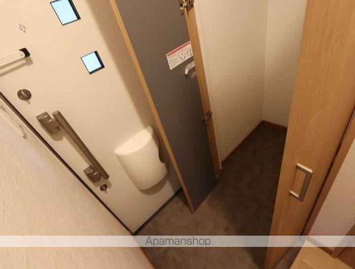 ロイヤルハイム北光B201の内装