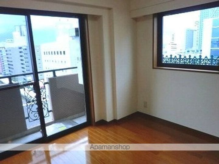 グリフィン横浜・桜木町参番館701の居間