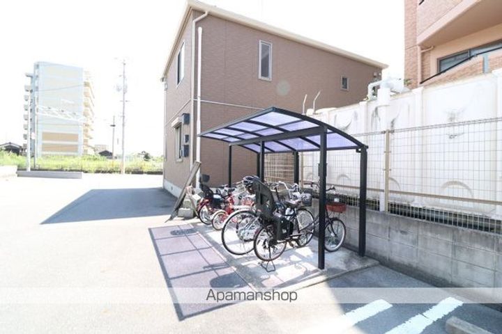 岡山県岡山市南区西市の賃貸アパートの外観