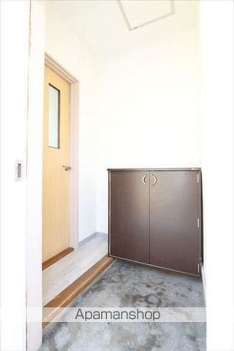 北海道網走市南五条西3丁目の賃貸アパートの玄関