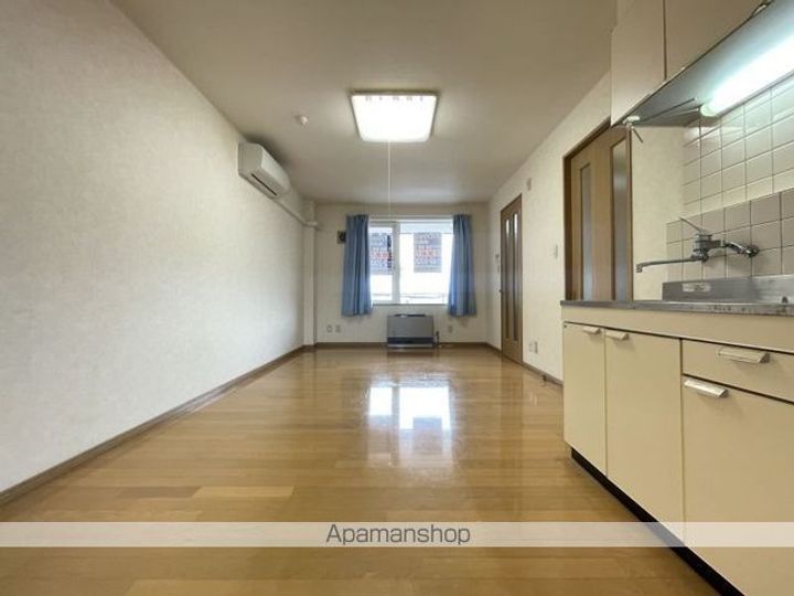 プラザ2000の内装