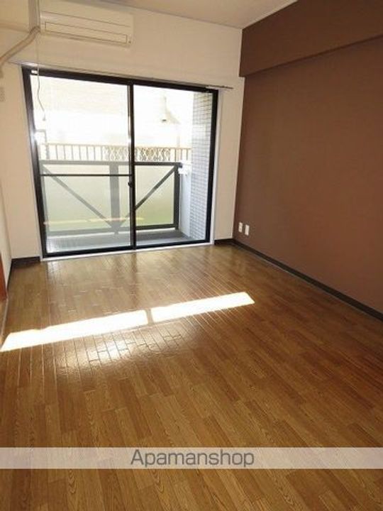 アローマ350の居間