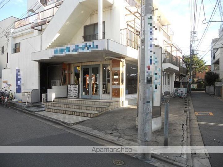 ルーツ20番館の周辺