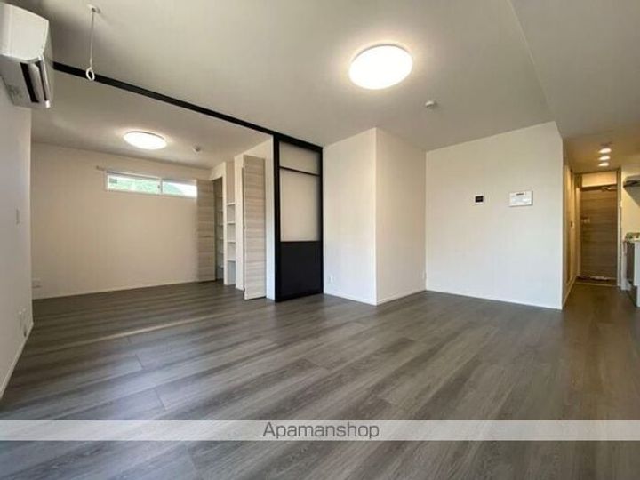 スピアナート北石堂の居間