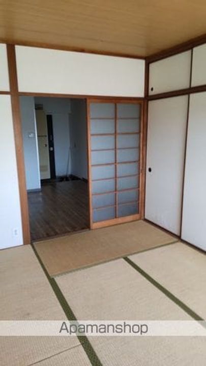 ハイツ伊藤302の居間