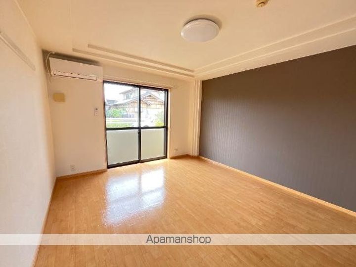 岐阜県美濃加茂市新池町2丁目の賃貸アパート102の内装