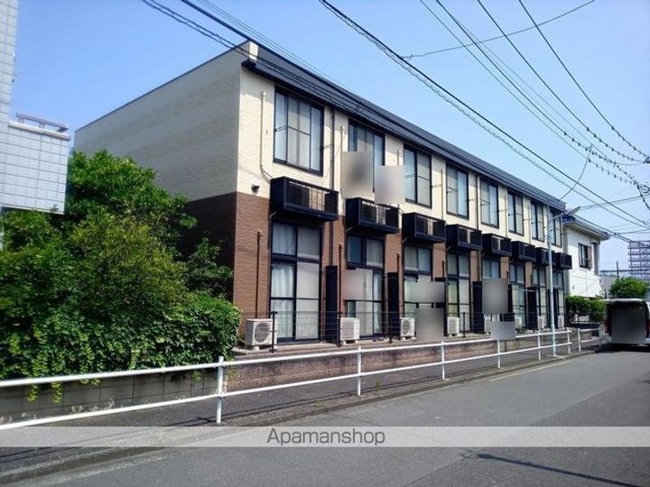 レオパレスシルバーストーンの外観