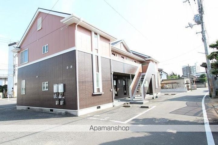 香川県高松市松並町の賃貸アパートの外観
