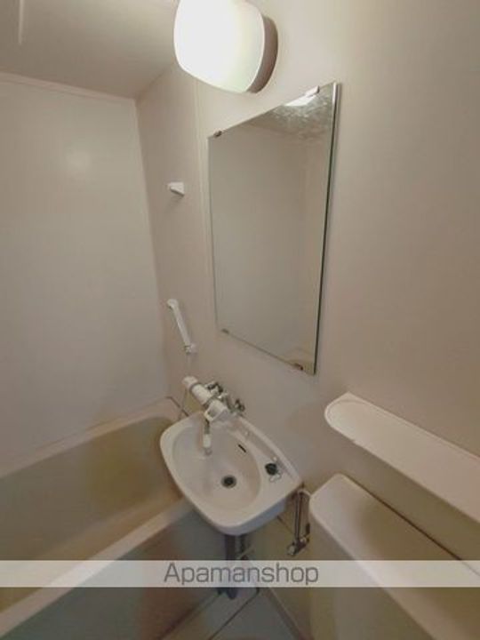 リアライズ山下町の玄関