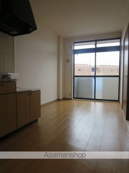 岐阜県岐阜市西川手10丁目の賃貸アパートの居間