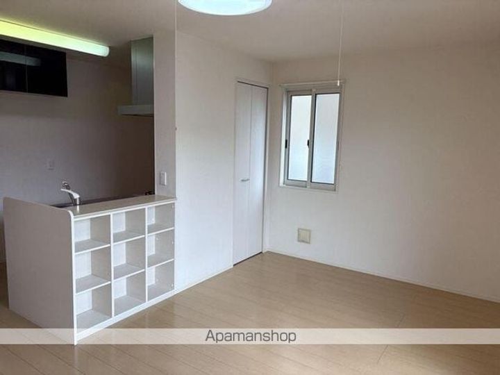 スリー・スター III号館 Bの居間