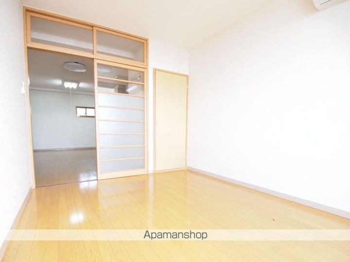 ヒロ プラザの居間