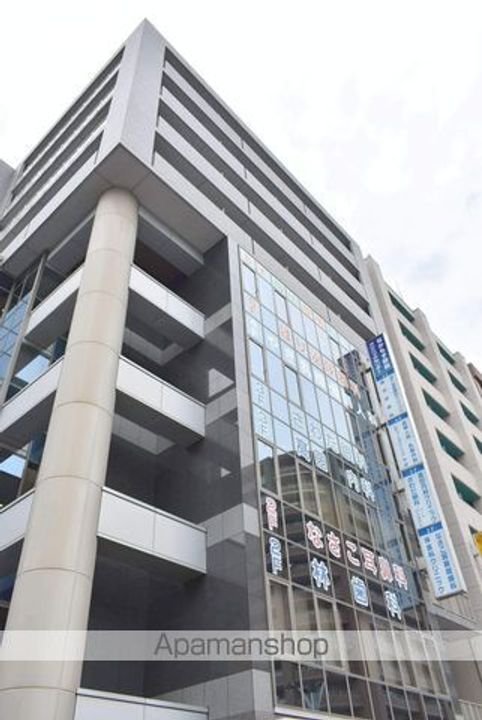 オーガスタ・スクウェアの周辺