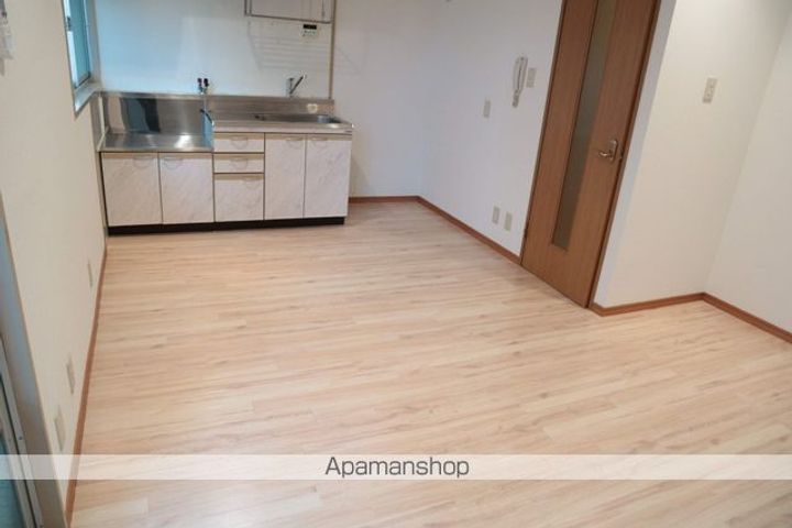 シャトープラムの居間