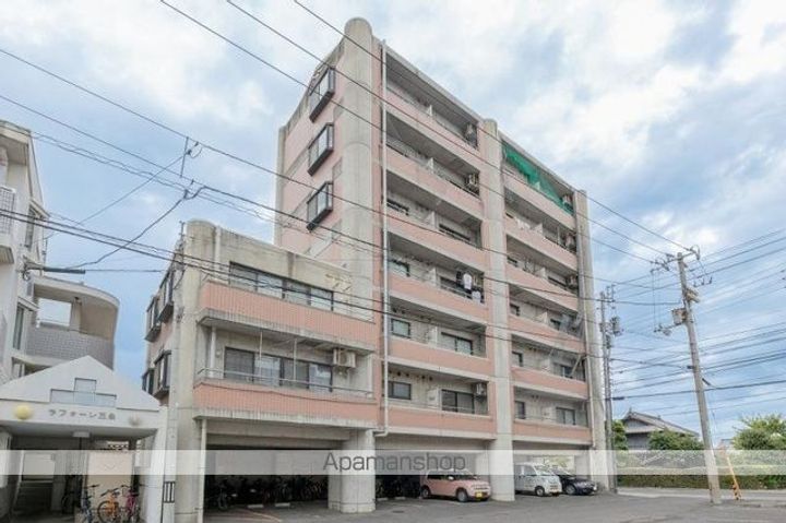 香川県高松市三条町の賃貸マンションの外観