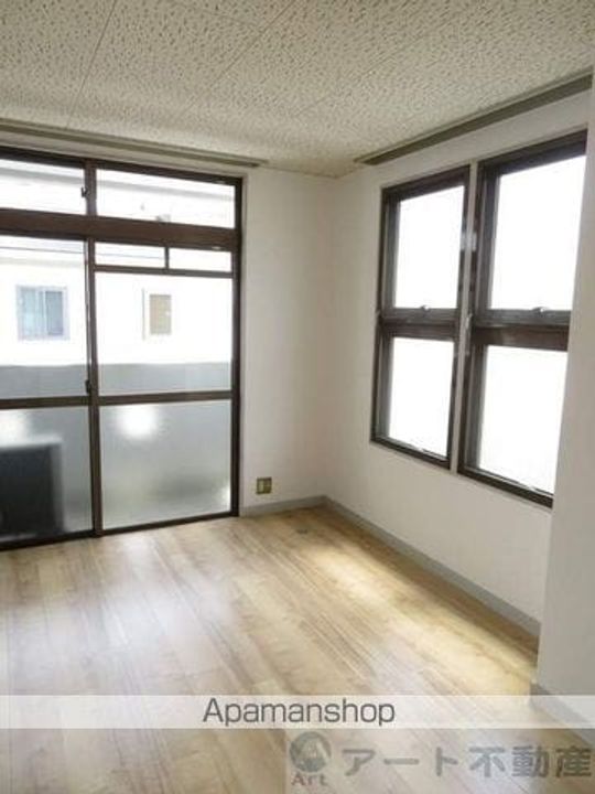 ニュー三番町ハイツの居間