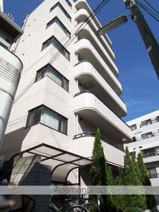 アゼリア明大前203の外観