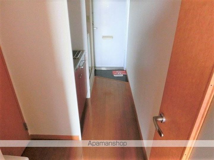 レオパレスはーとらんど102の玄関