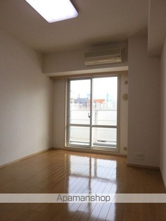 ベジフル北新宿弐番館の居間