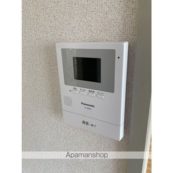 サンビレッジ西深津A101号室の玄関