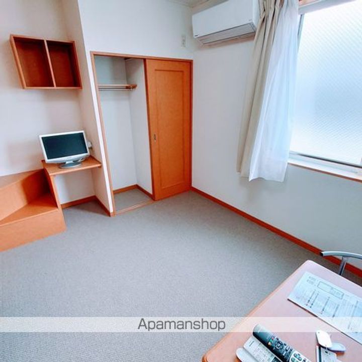 レオパレスGⅡ206の居間