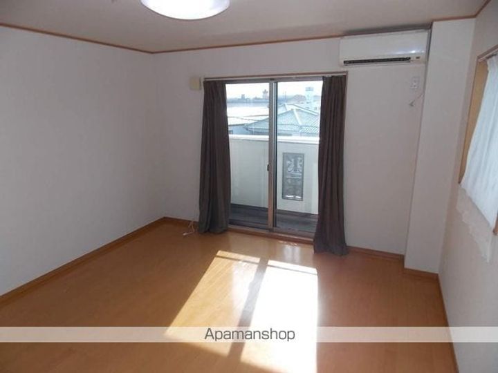 グランヒルズ壱番館の居間