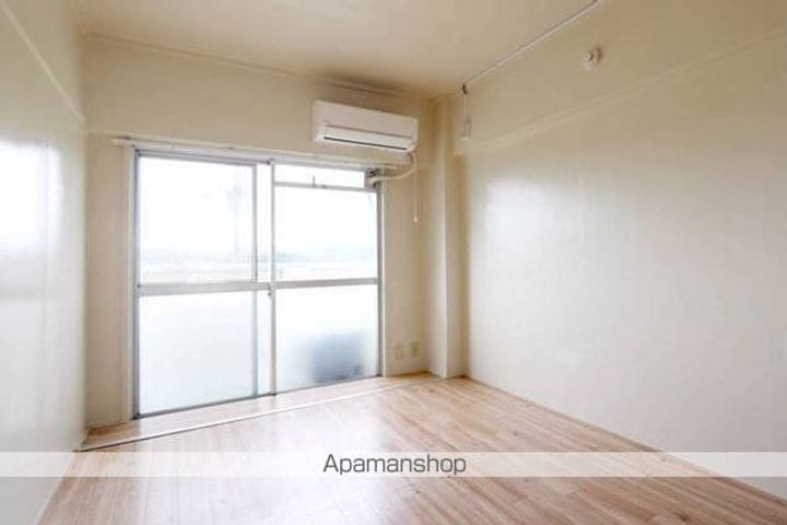 ビレッジハウス松川2号棟の居間