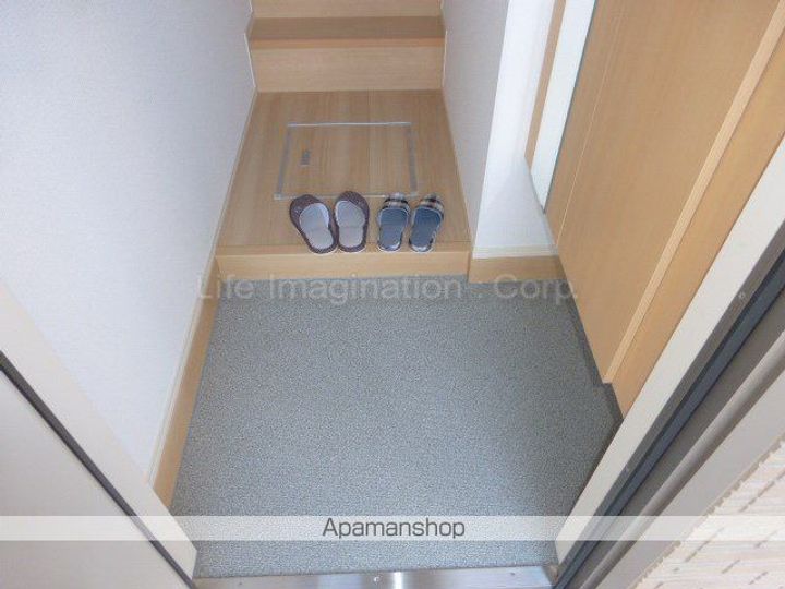 滋賀県大津市南志賀3丁目の賃貸アパートの玄関