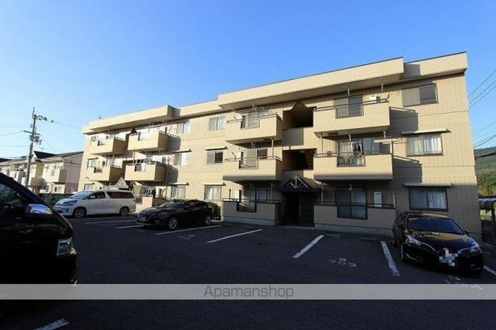 香川県高松市屋島西町の賃貸マンションの外観