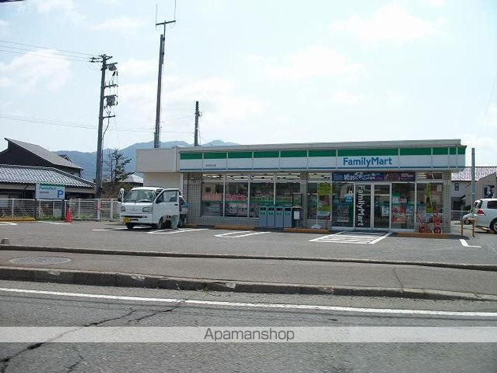 クレインの周辺