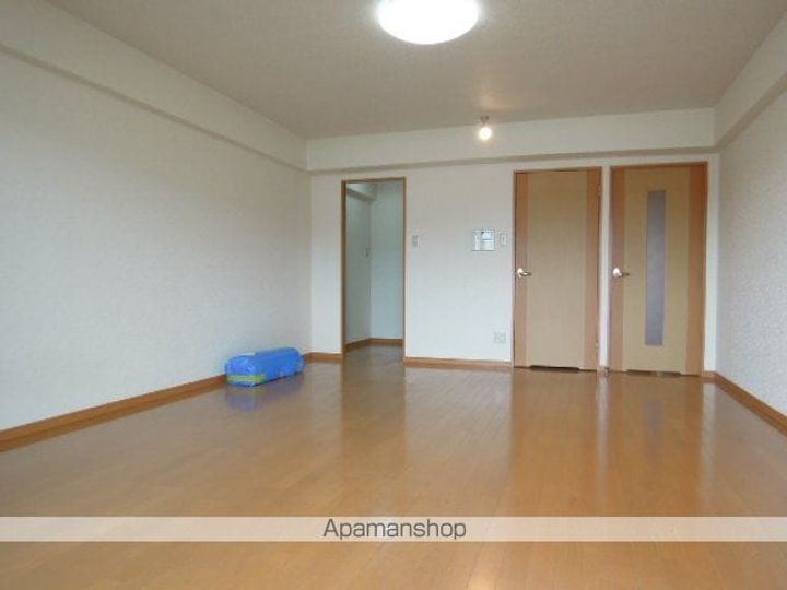 ヴェルモント・ルラーシュの居間