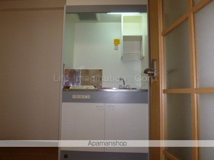 滋賀県東近江市八日市本町の賃貸マンションのキッチン