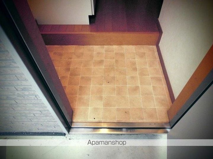 グリーンコート111の玄関