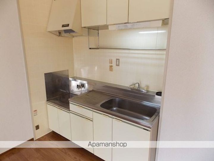 SURPLUS THREE丘Eのキッチン