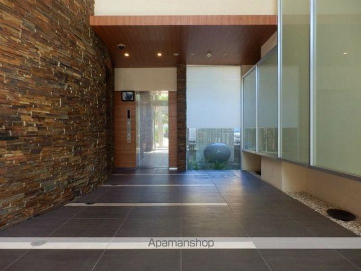 エステムプラザ天神EASTプレミアムタワーの外観