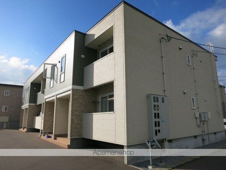 エルム プラシード 5号館の外観