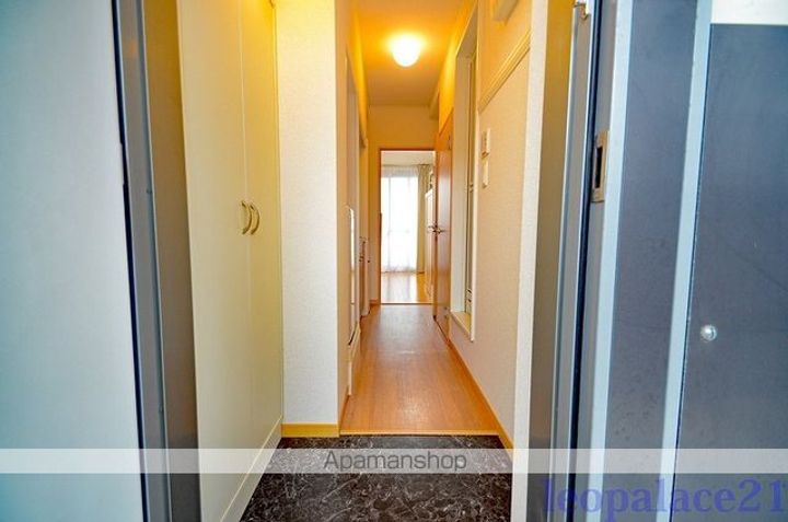 レオパレスエターナルⅠの玄関