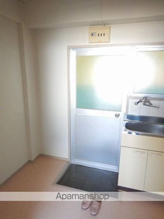 カーム山城204の玄関