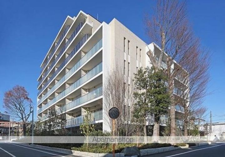 東京都世田谷区弦巻4丁目の賃貸マンションの外観