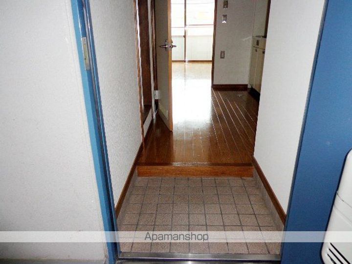 アクティス元町306の玄関