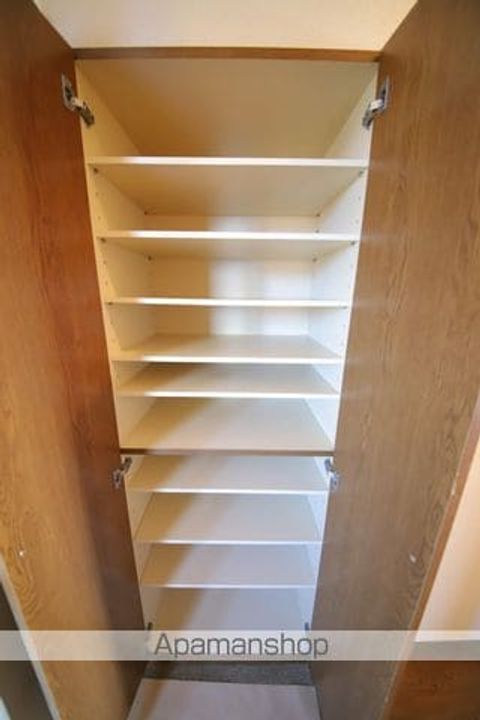 ポルトボヌール202の内装