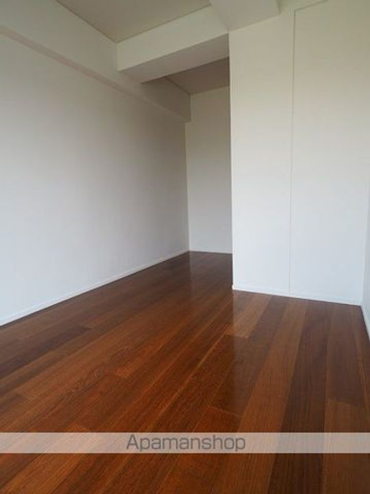 東京都世田谷区深沢1丁目の賃貸マンションの居間