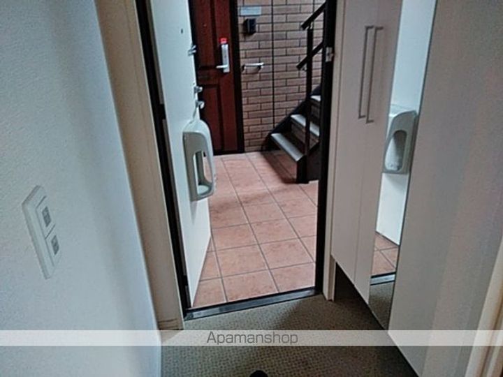 ドゥジェーム三山の玄関