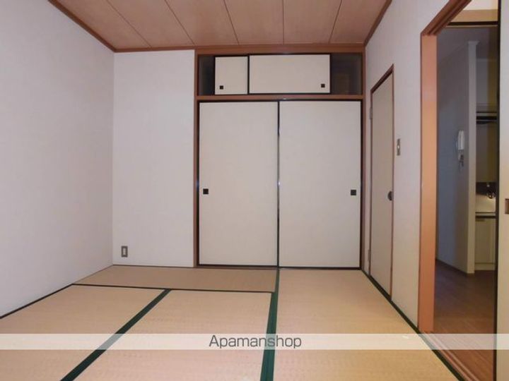 愛知県津島市神守町の賃貸アパートの居間
